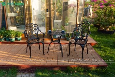 Tạo không gian sân vườn ấn tượng với bàn ghế nhôm đúc kết hợp với màu s...